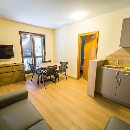 Stella Apartment *